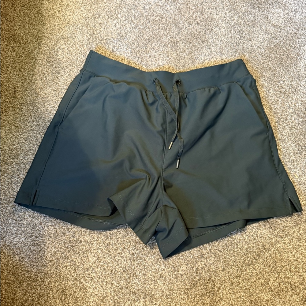 Old Navy Active PowerSoft High Rise Go Dry Athletic Shorts Size M